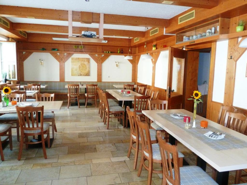 Gasthof Zum Brunnen Mornsheim Экстерьер фото